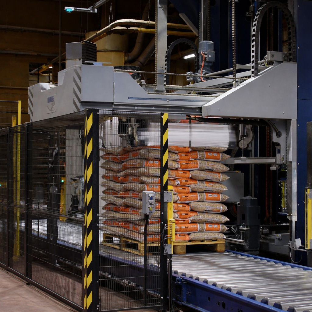 IS43 vs. AT53: ¿Qué encapuchadora es la mejor solución para tu final de línea?